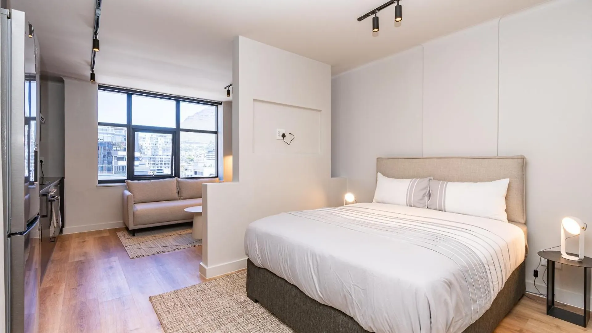 Tokyo Studio Apartments Città del Capo